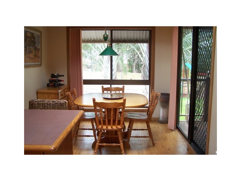 12 Mooroondu St, Coochiemudlo Island QLD 4184
