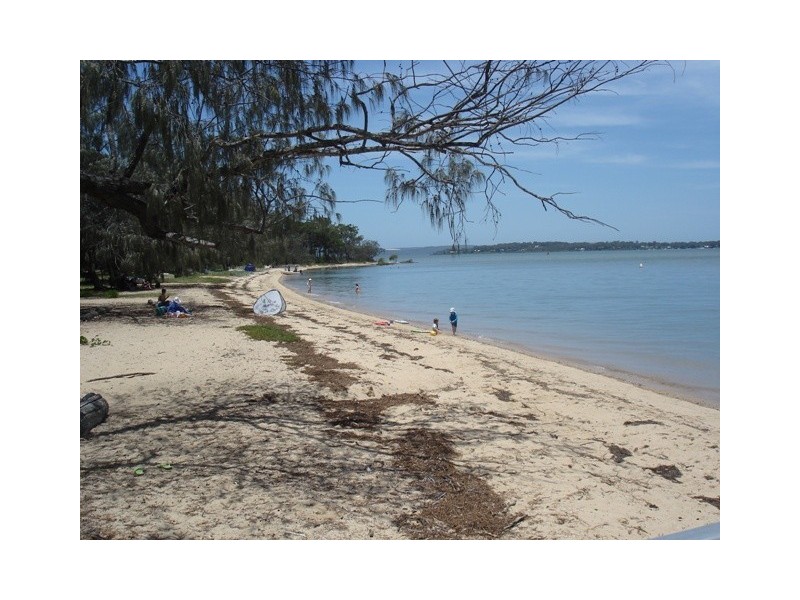 12 Mooroondu St, Coochiemudlo Island QLD 4184