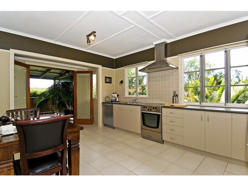 74 Sapphire, Holland Park QLD 4121