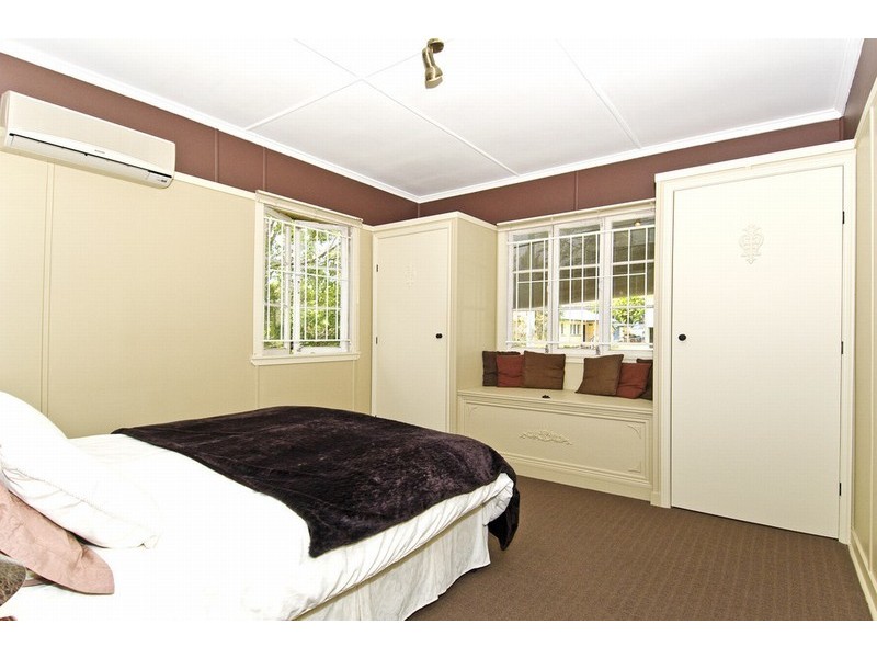 74 Sapphire, Holland Park QLD 4121