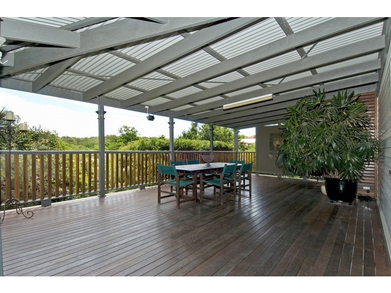 74 Sapphire Street, Holland Park QLD 4121