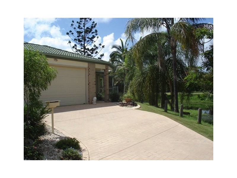12 Buckler Ct, Redland Bay QLD 4165