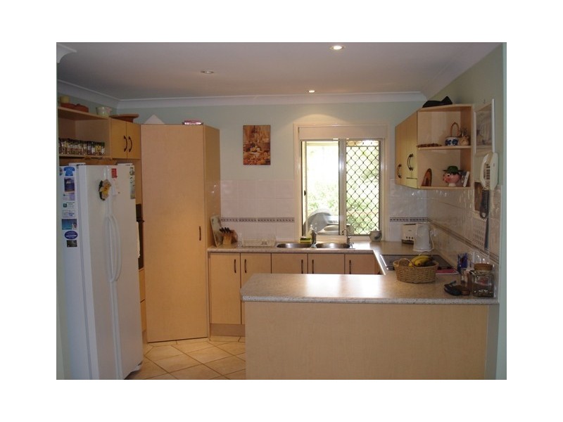 12 Buckler Ct, Redland Bay QLD 4165