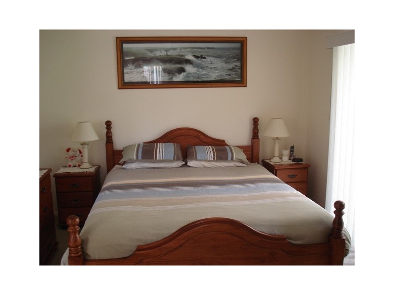 12 Buckler Ct, Redland Bay QLD 4165