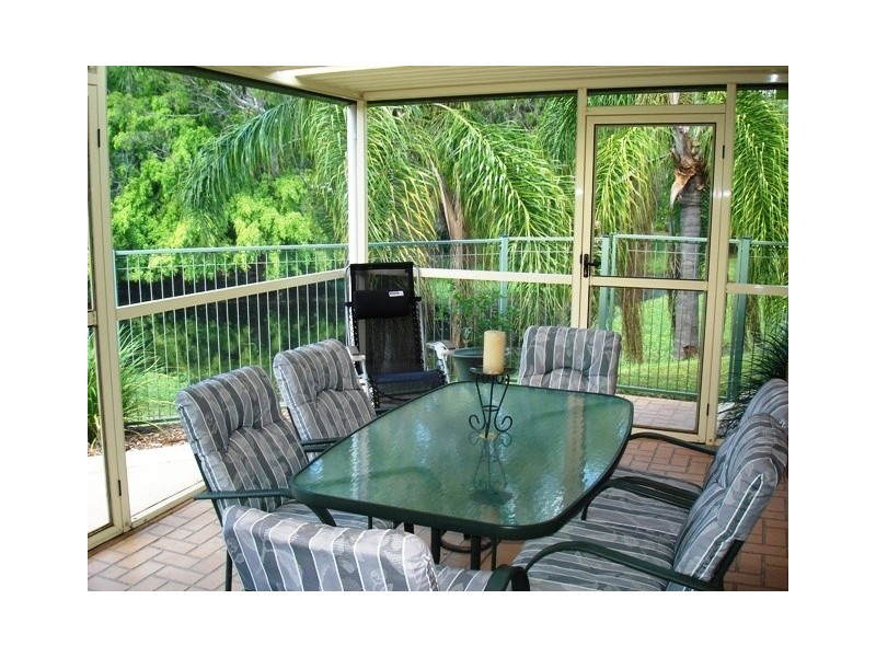 12 Buckler Ct, Redland Bay QLD 4165