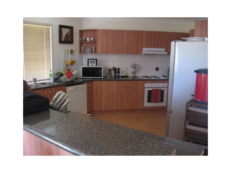 25 Spinnaker Circuit, Redland Bay QLD 4165