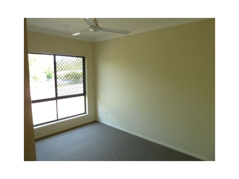 33 Emperor Drive, Redland Bay QLD 4165