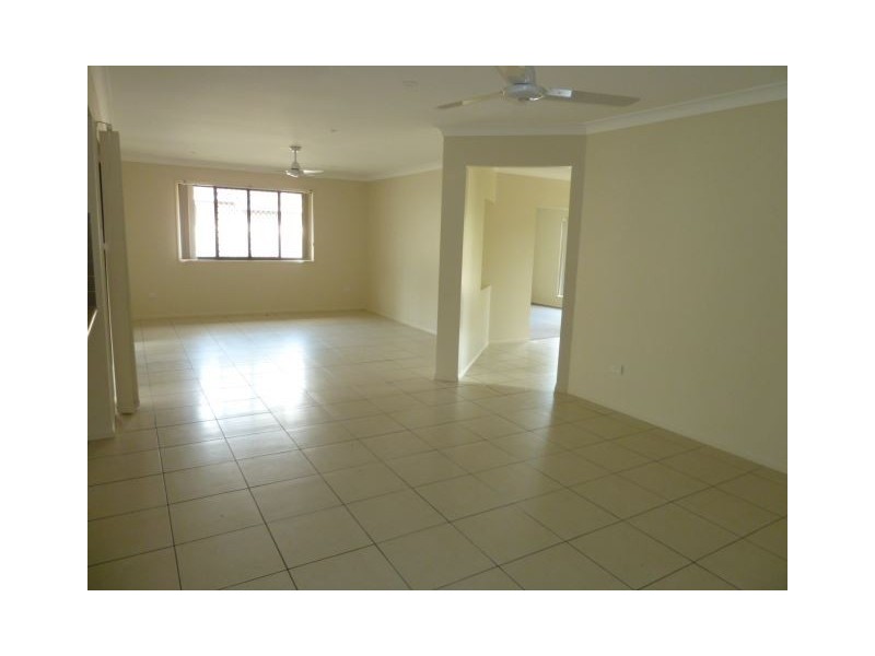 33 Emperor Drive, Redland Bay QLD 4165