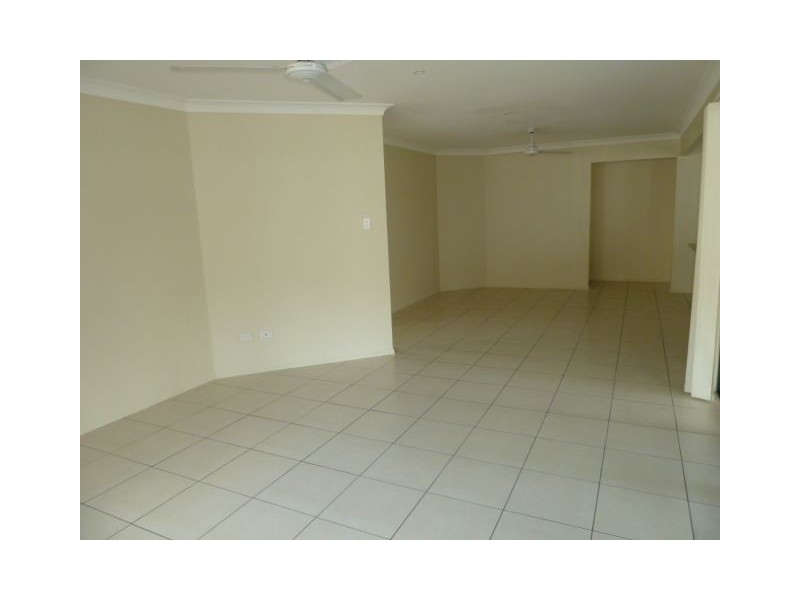 33 Emperor Drive, Redland Bay QLD 4165