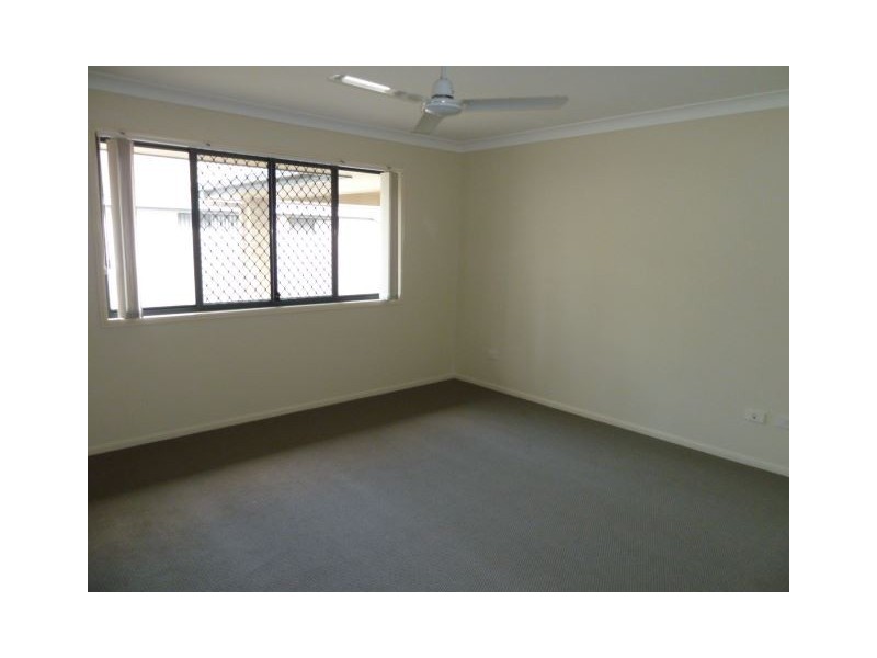 33 Emperor Drive, Redland Bay QLD 4165