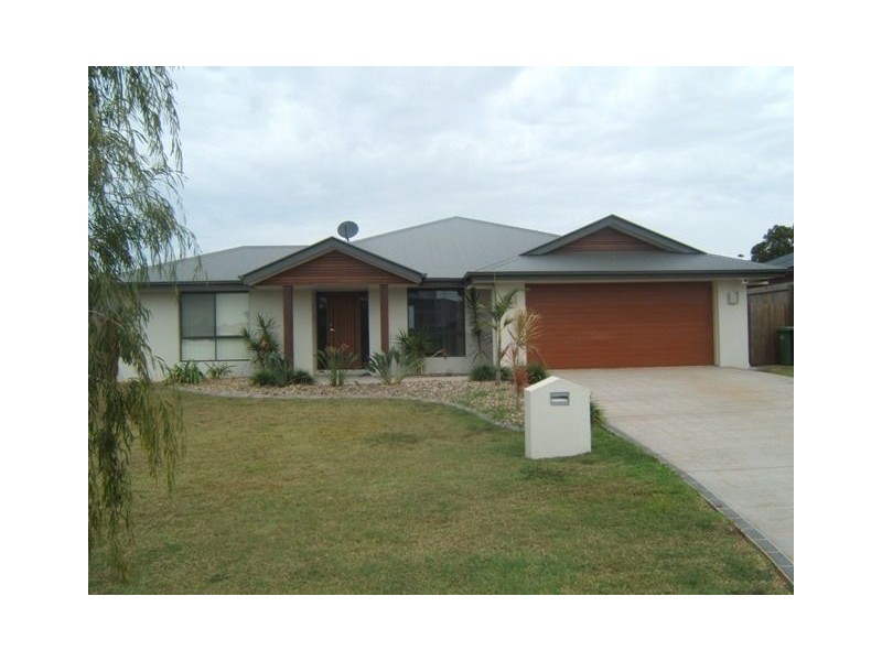 8 Poynter Street, Redland Bay QLD 4165