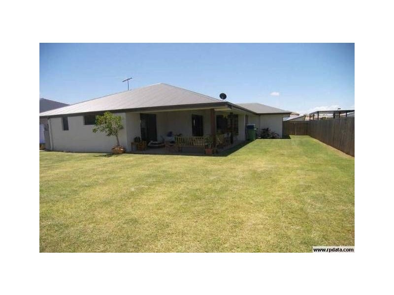 8 Poynter Street, Redland Bay QLD 4165