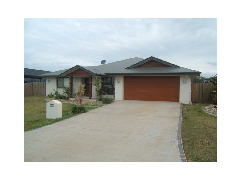 8 Poynter Street, Redland Bay QLD 4165