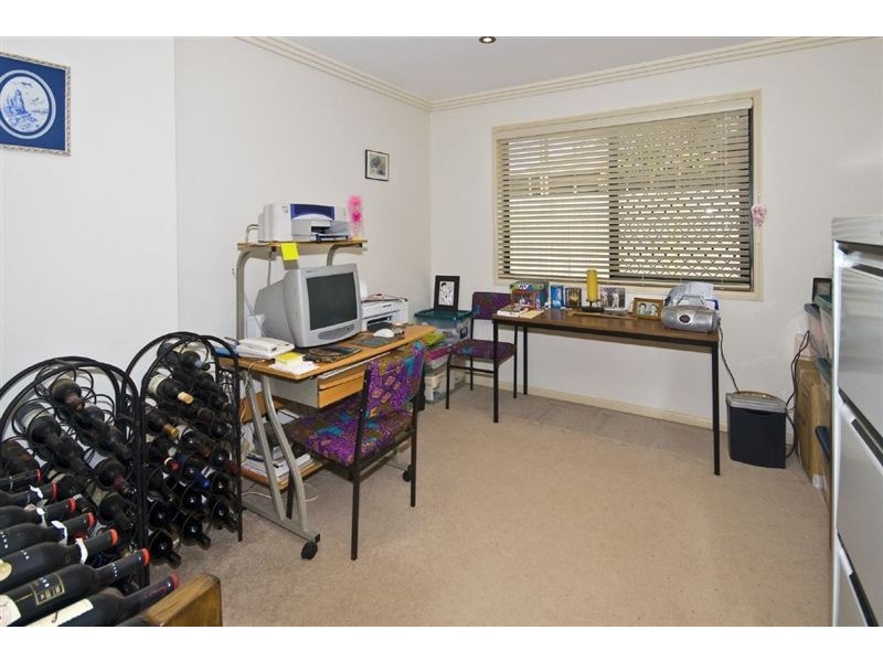 7 Kimbolton Drive, Redland Bay QLD 4165