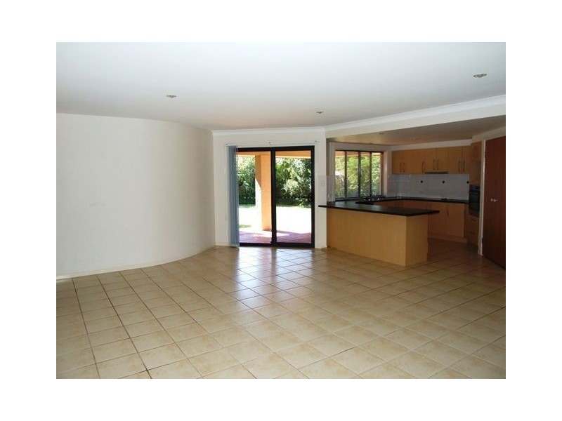 3 Garrett Place, Redland Bay QLD 4165