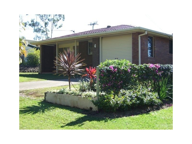 4 Christopher Street, Redland Bay QLD 4165