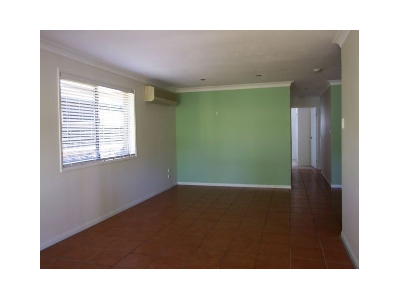 4 Christopher Street, Redland Bay QLD 4165