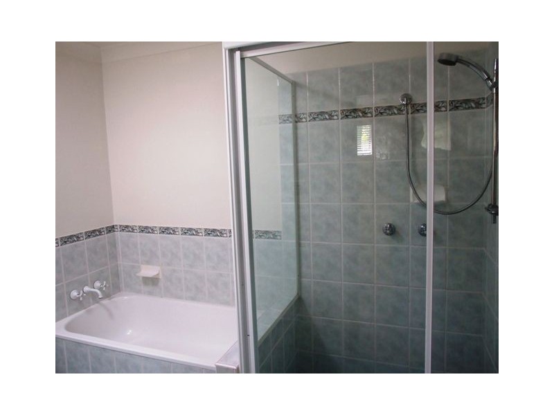 4 Christopher Street, Redland Bay QLD 4165