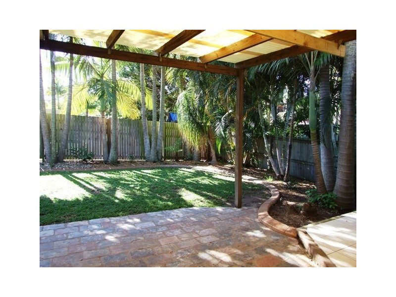 4 Christopher Street, Redland Bay QLD 4165