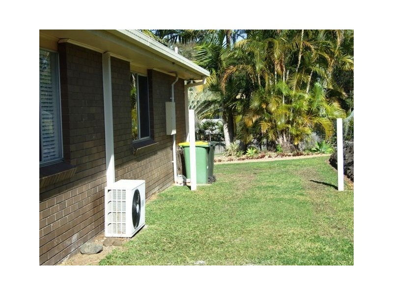 4 Christopher Street, Redland Bay QLD 4165