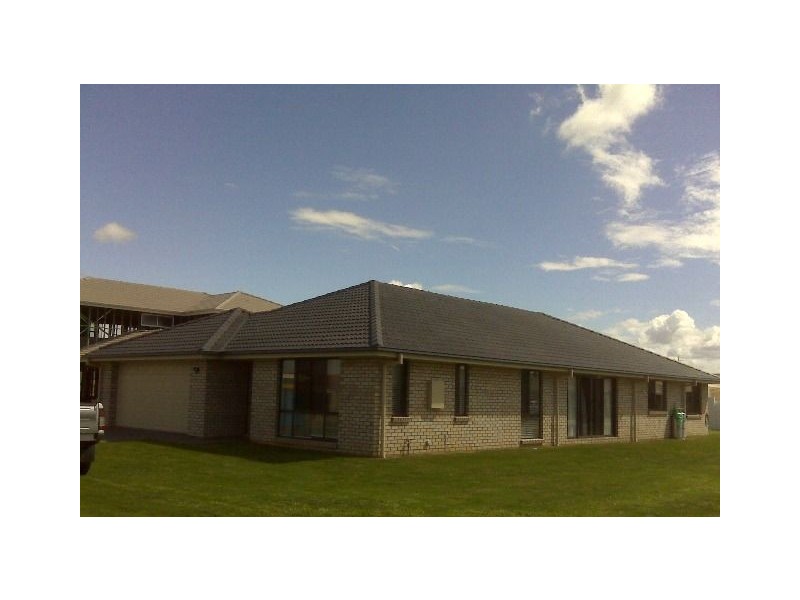 15 Ebony Cres, Redland Bay QLD 4165
