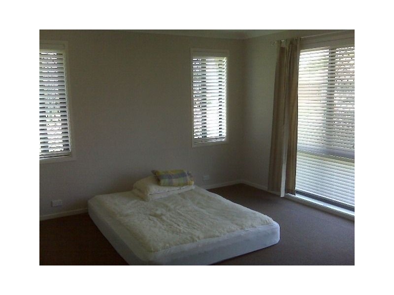 15 Ebony Cres, Redland Bay QLD 4165
