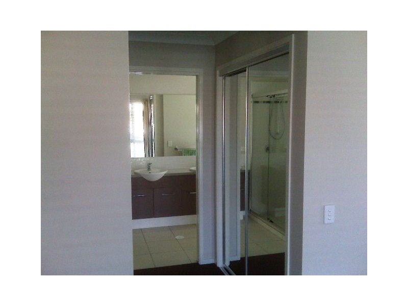 15 Ebony Cres, Redland Bay QLD 4165
