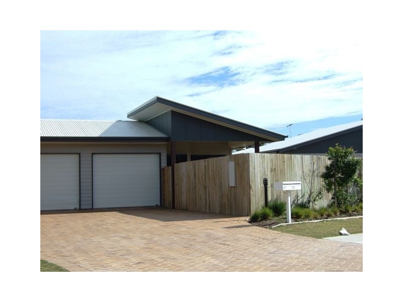 2/71 Sunningdale Drive, Redland Bay QLD 4165