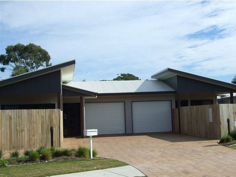 2/71 Sunningdale Drive, Redland Bay QLD 4165