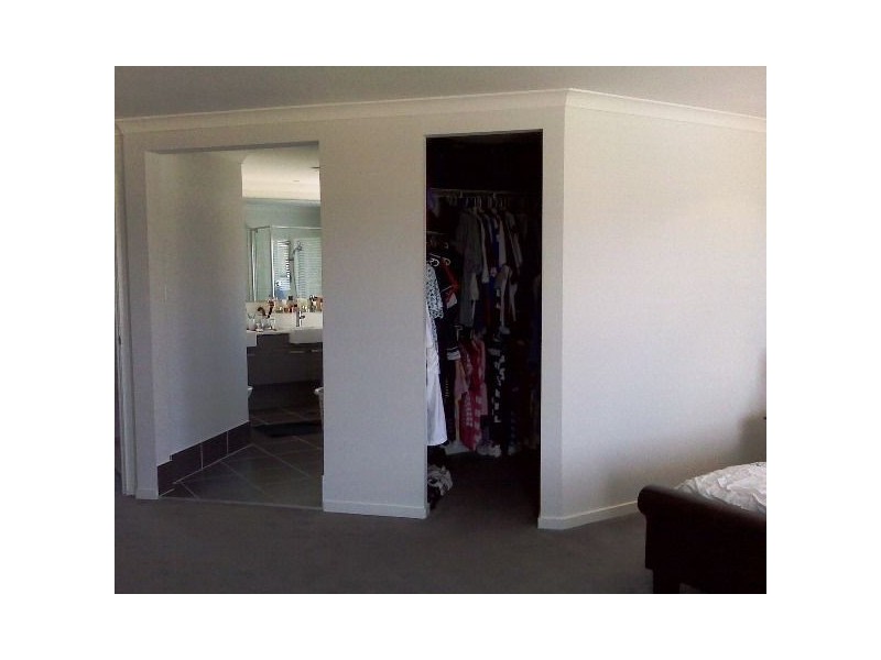 5 Creekwood St, Victoria Point QLD 4165