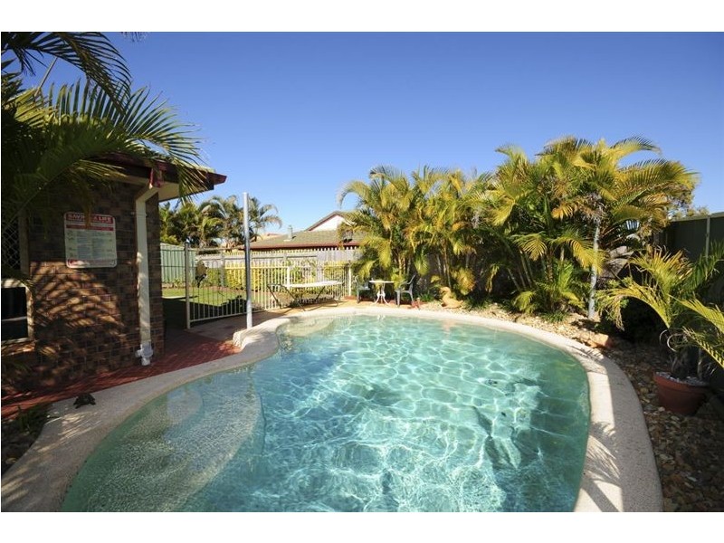 4 Applecross Cl, Victoria Point QLD 4165