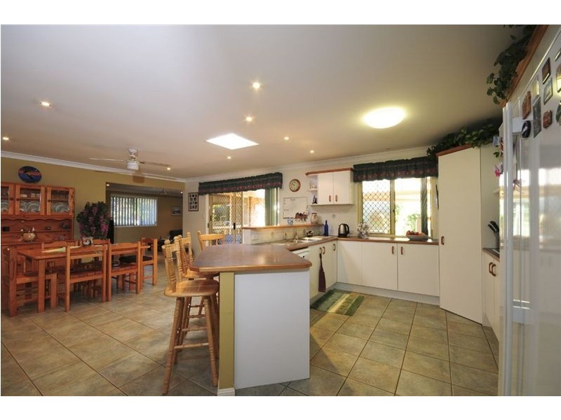 4 Applecross Cl, Victoria Point QLD 4165