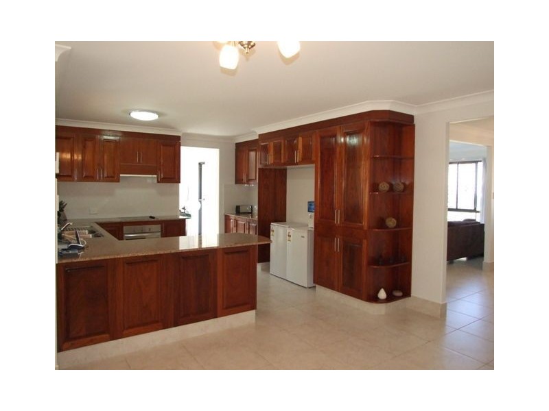 10 Indigo Street, Redland Bay QLD 4165
