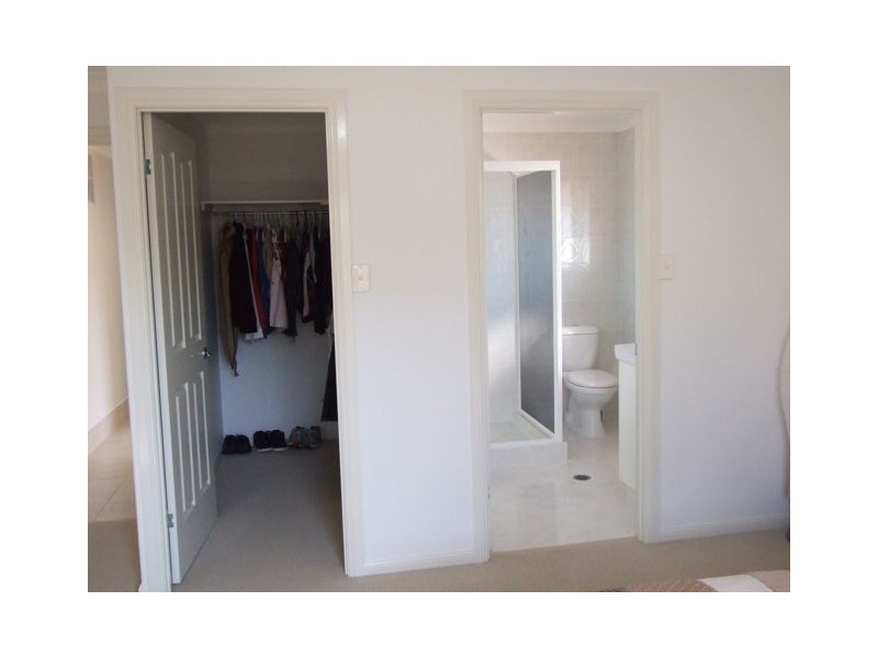 10 Indigo Street, Redland Bay QLD 4165