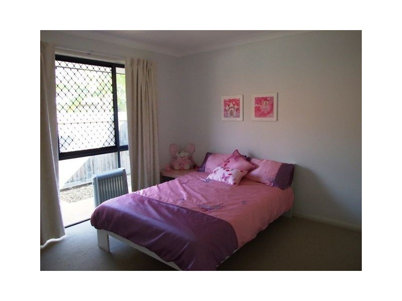 10 Indigo Street, Redland Bay QLD 4165