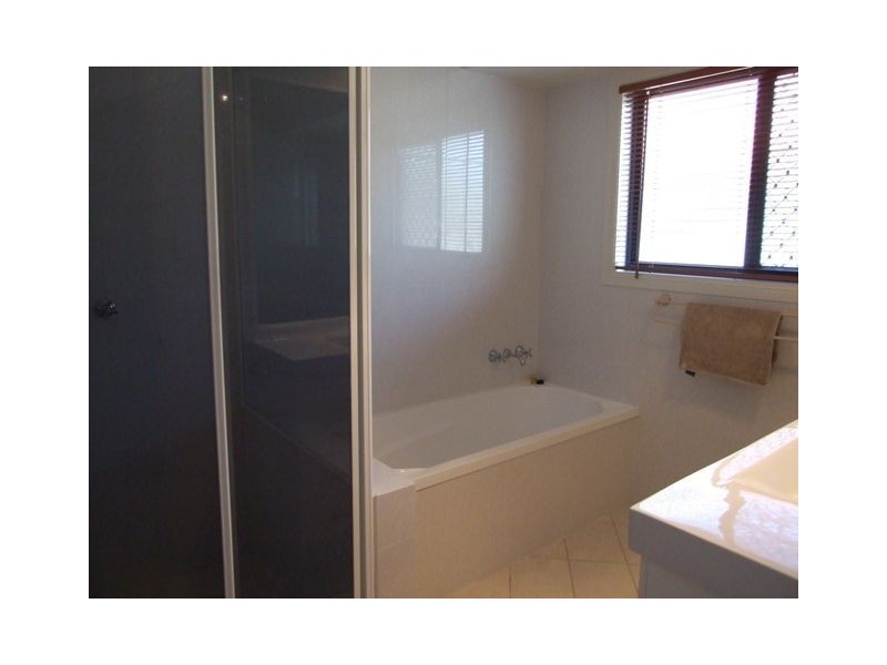 10 Indigo Street, Redland Bay QLD 4165