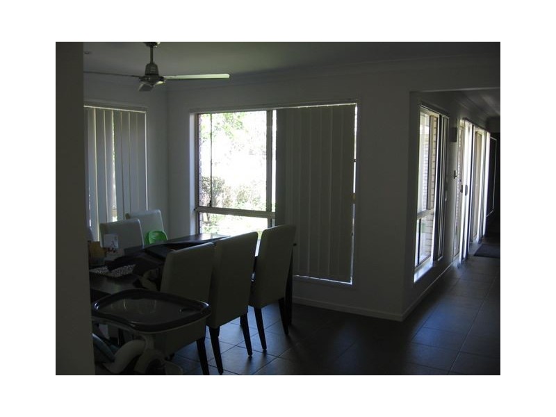 26 Azure Street, Redland Bay QLD 4165