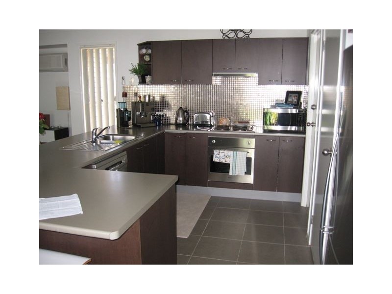 26 Azure Street, Redland Bay QLD 4165