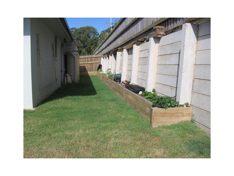 14 Mervyn Cr, Redland Bay QLD 4165