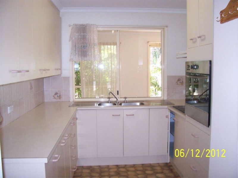 4 Vicki Place, Victoria Point QLD 4165