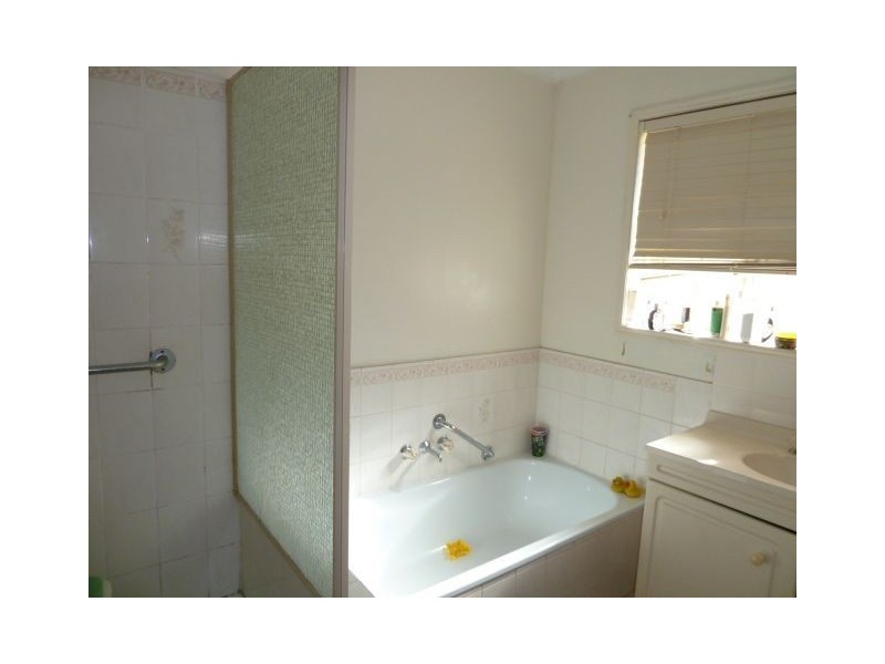 4 Vicki Place, Victoria Point QLD 4165