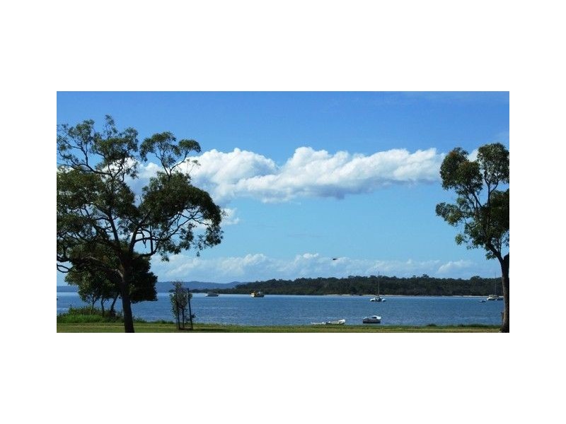 27 Wilson Esplanade, Victoria Point QLD 4165