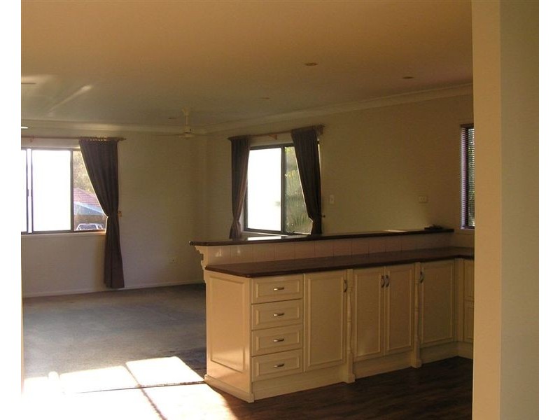 7 Wilkie St, Redland Bay QLD 4165