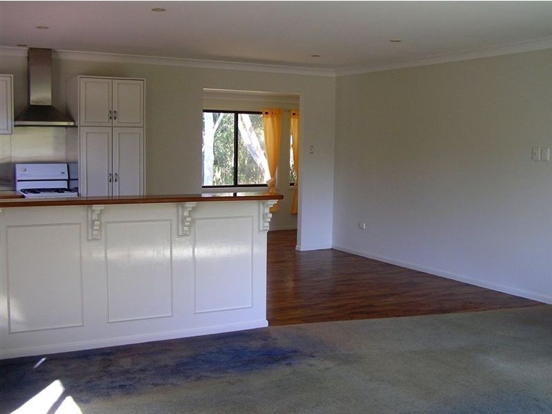 7 Wilkie St, Redland Bay QLD 4165