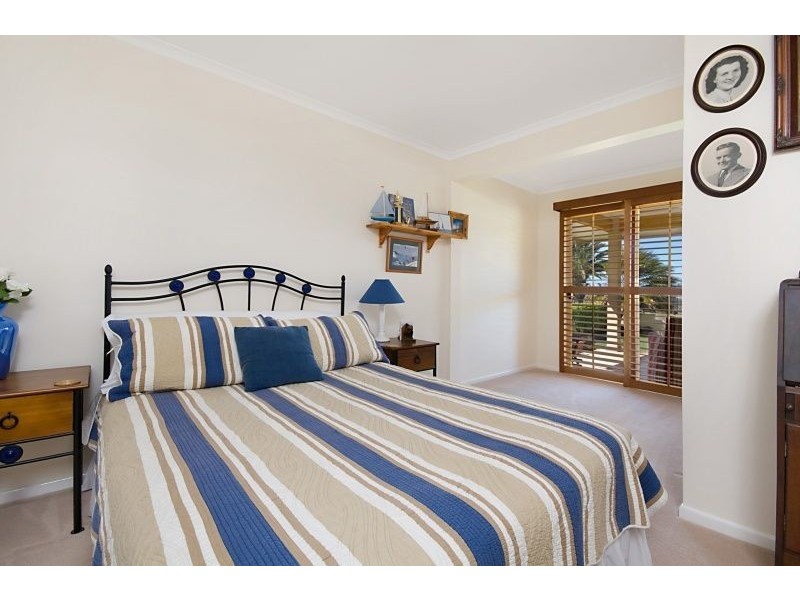 10 Rosebud Esplanade, Victoria Point QLD 4165