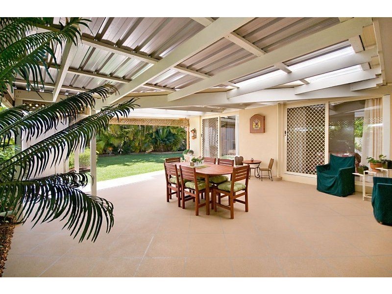 10 Rosebud Esplanade, Victoria Point QLD 4165