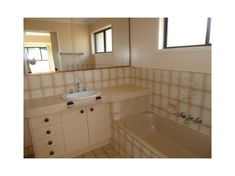 30 Gladstone Street, Redland Bay QLD 4165