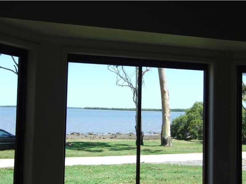 3 The Waterfront Easement, Redland Bay QLD 4165