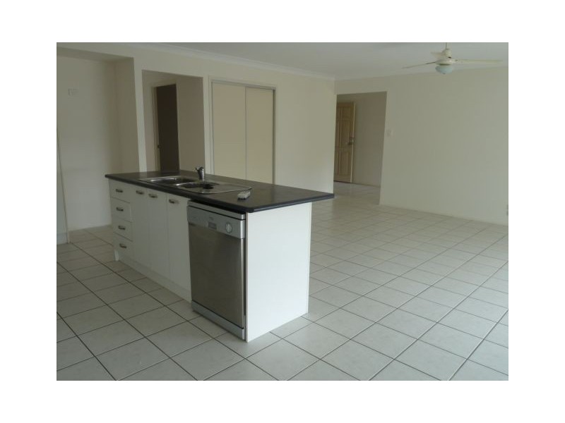 113 Bunker Rd, Victoria Point QLD 4165