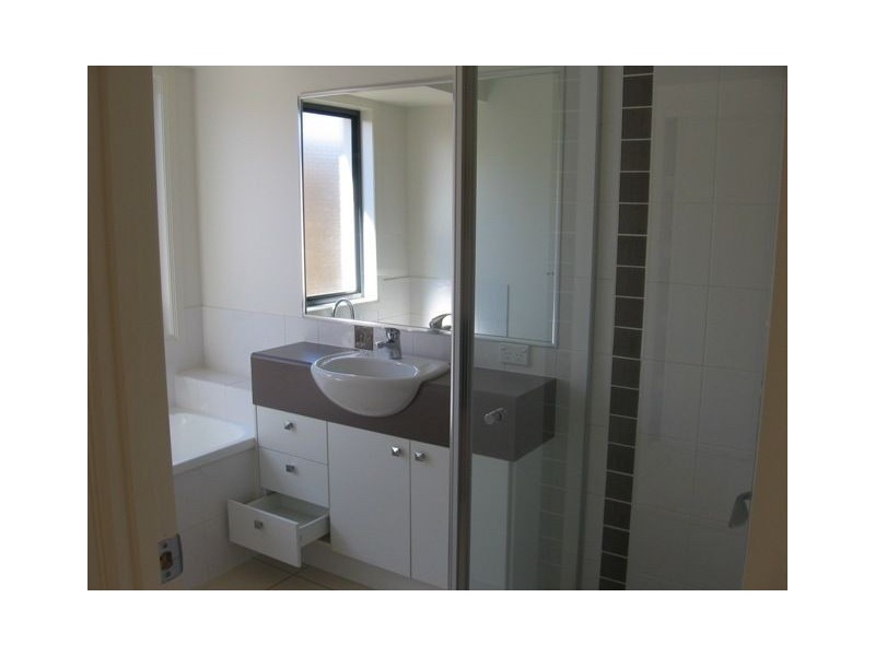 8 Poynter Street, Redland Bay QLD 4165